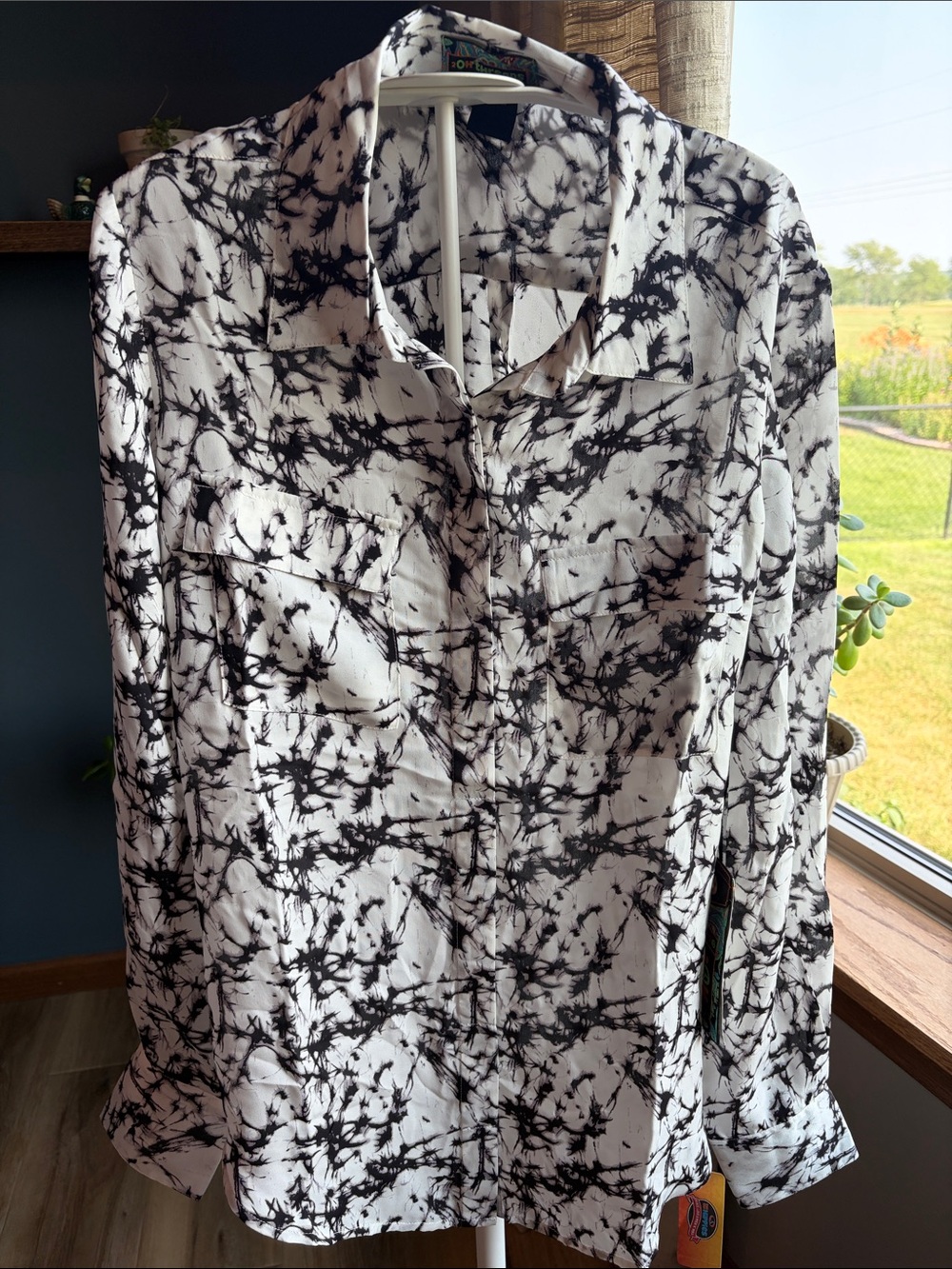 2OH THREADS 100% Silk Black & White Tie-Dye Button-Up Shirt